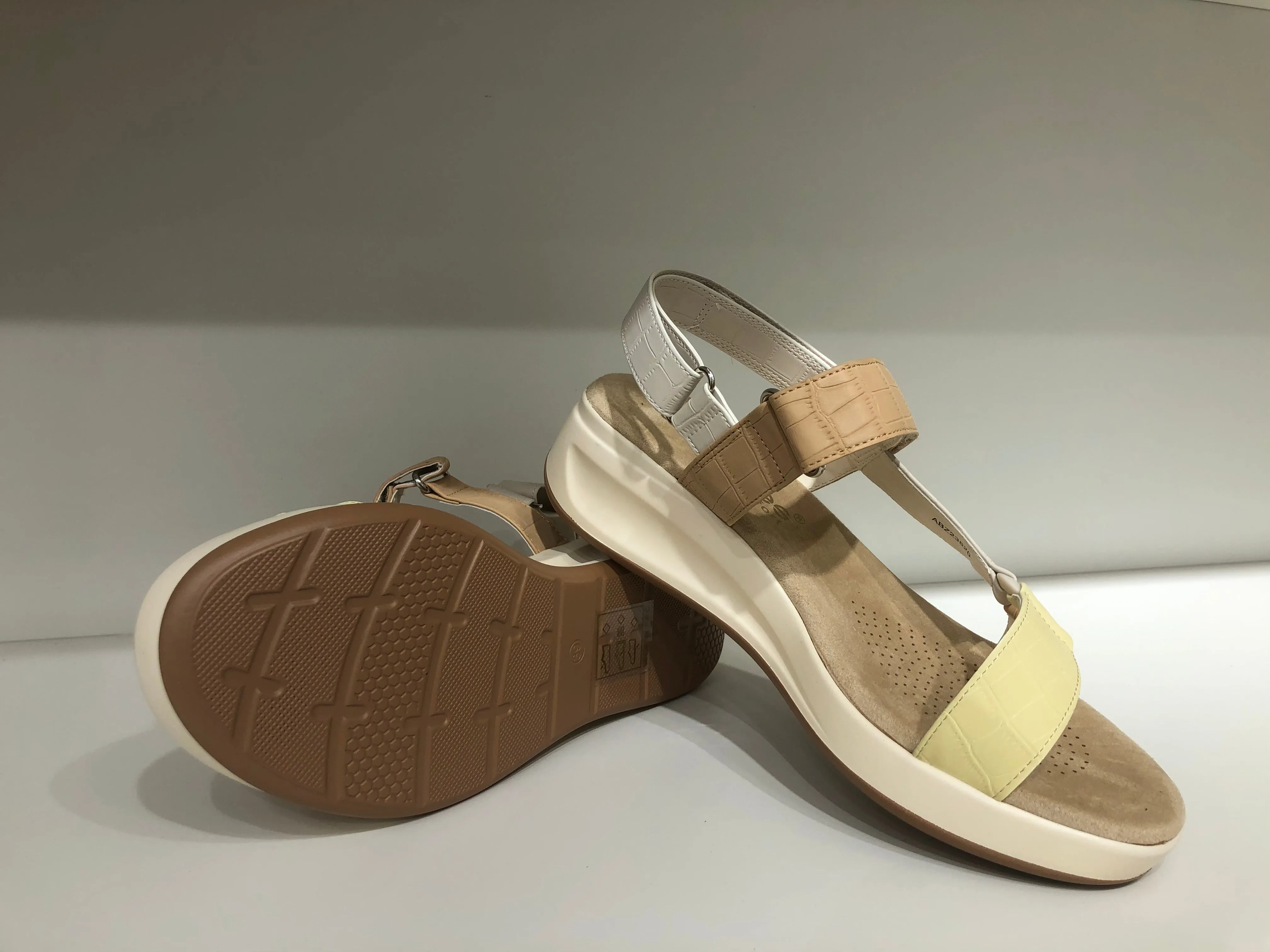 ABZ23520 MULTICAMEL
