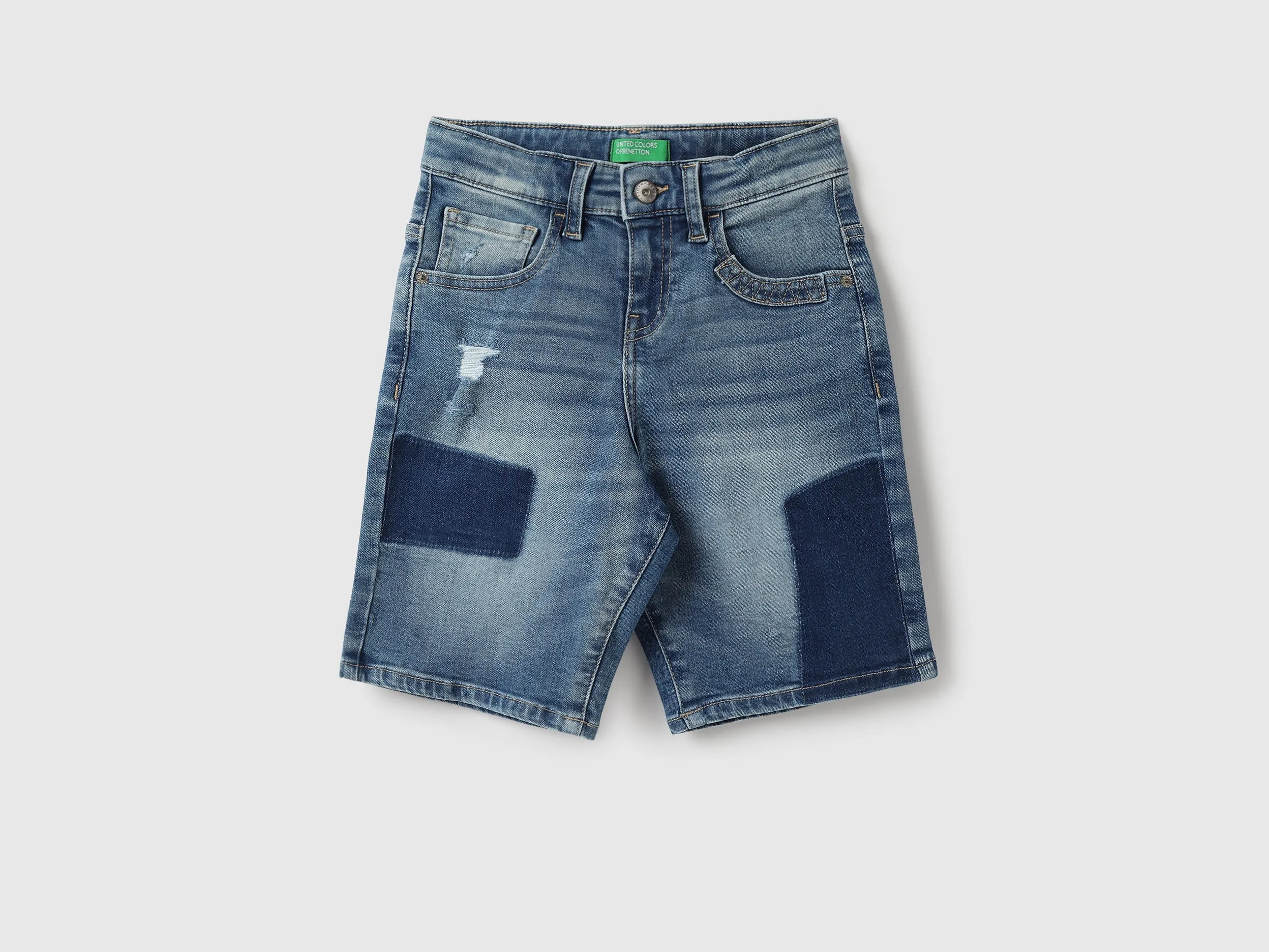 Boys Color Blocked Regular Fit Shorts