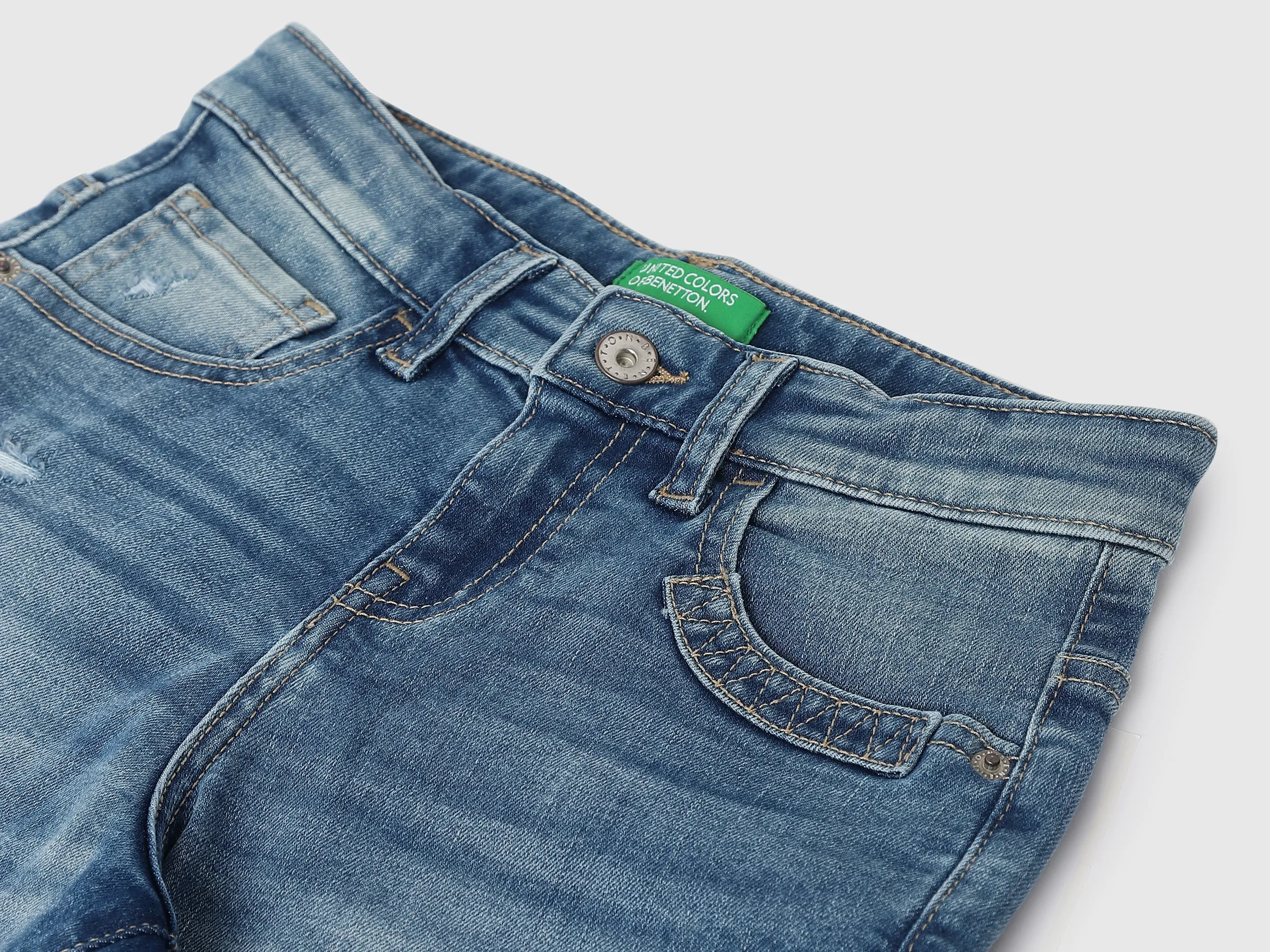 Boys Color Blocked Regular Fit Shorts